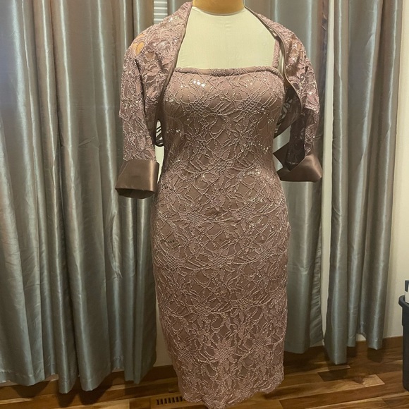 M.O.B. Formal. Evening Dress. Stunning - Picture 5 of 10